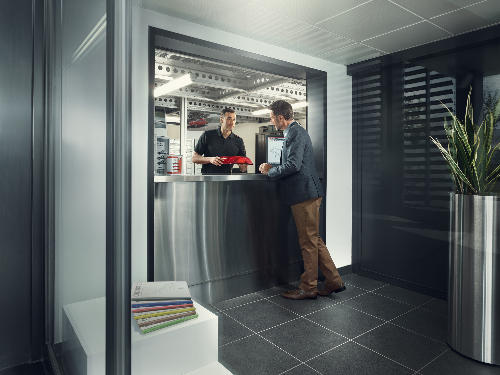 Porsche Service Image
