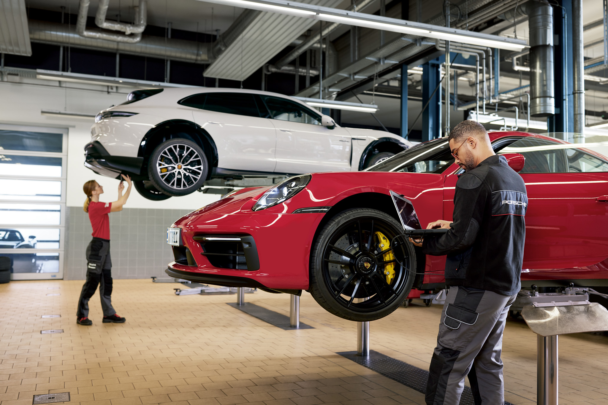 Porsche Service Image