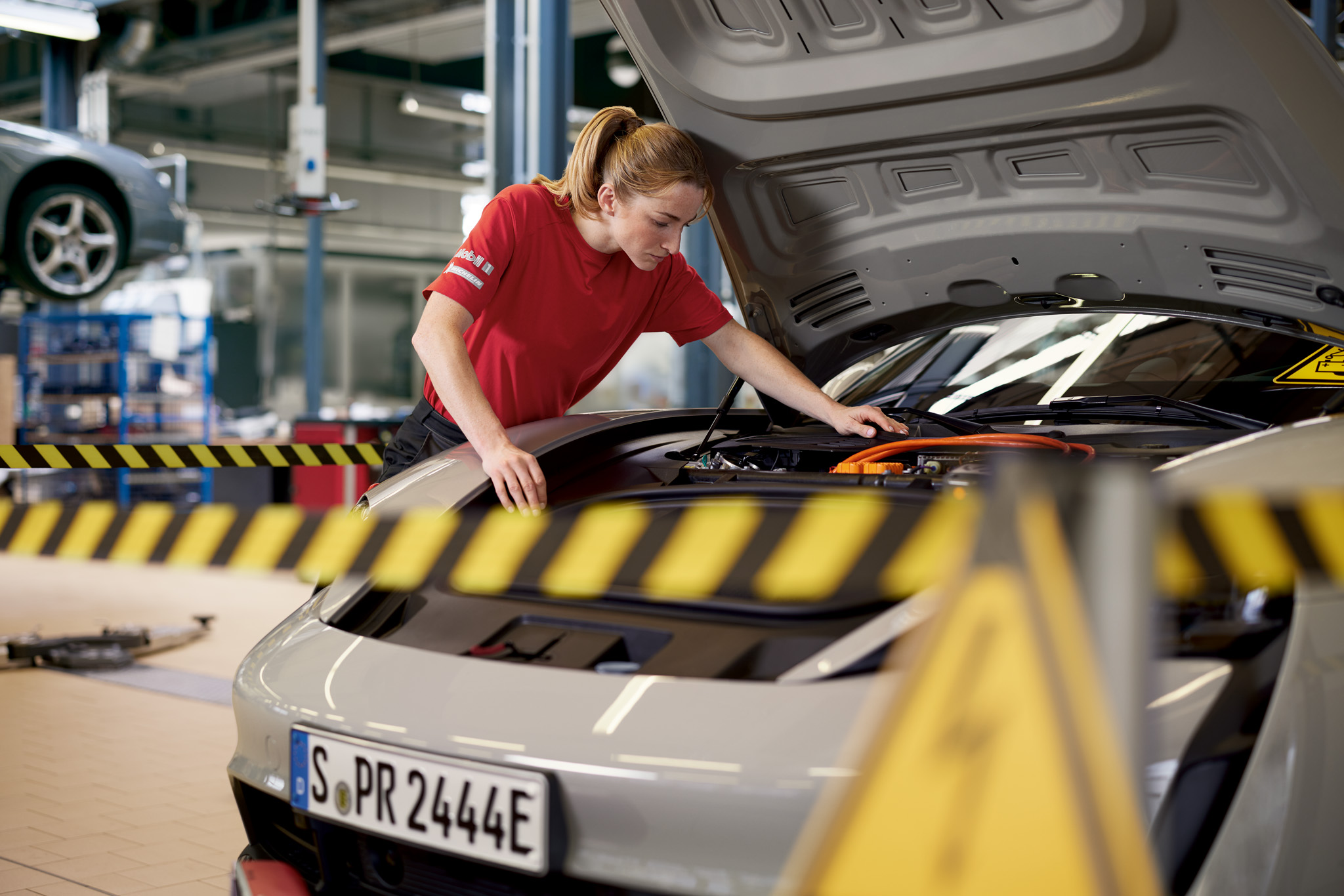 Porsche Service Image