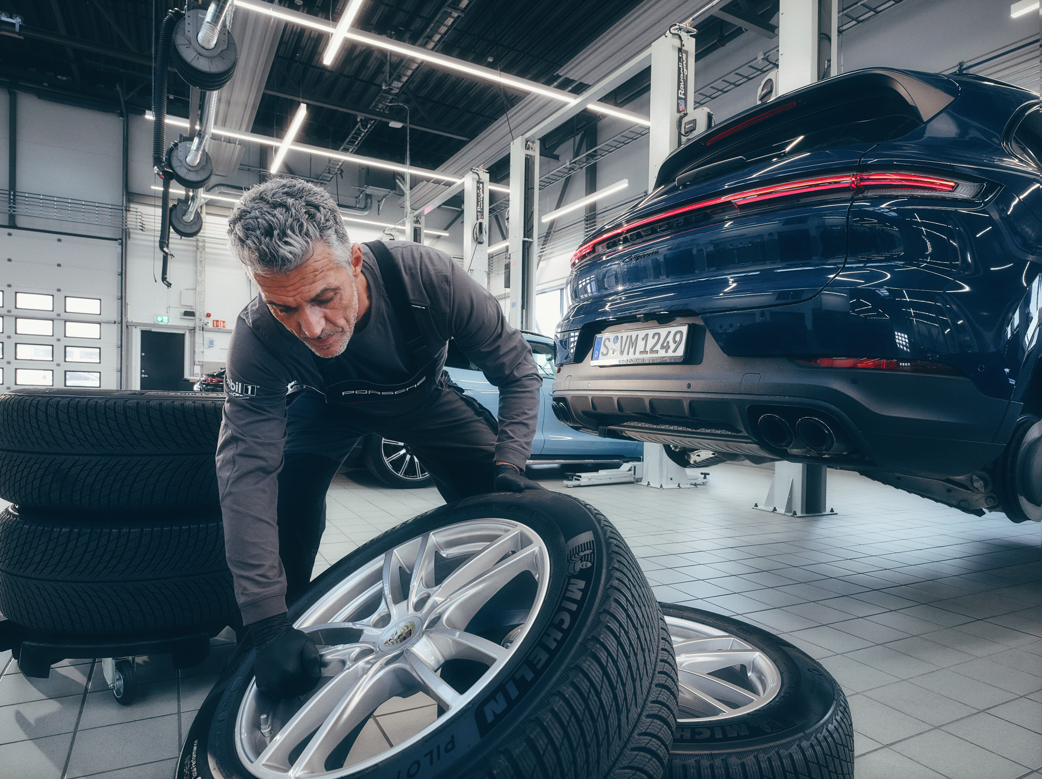 Porsche Service Image